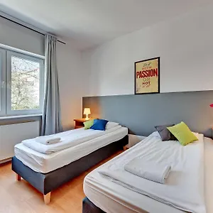 - Goscinne Bed & Breakfast